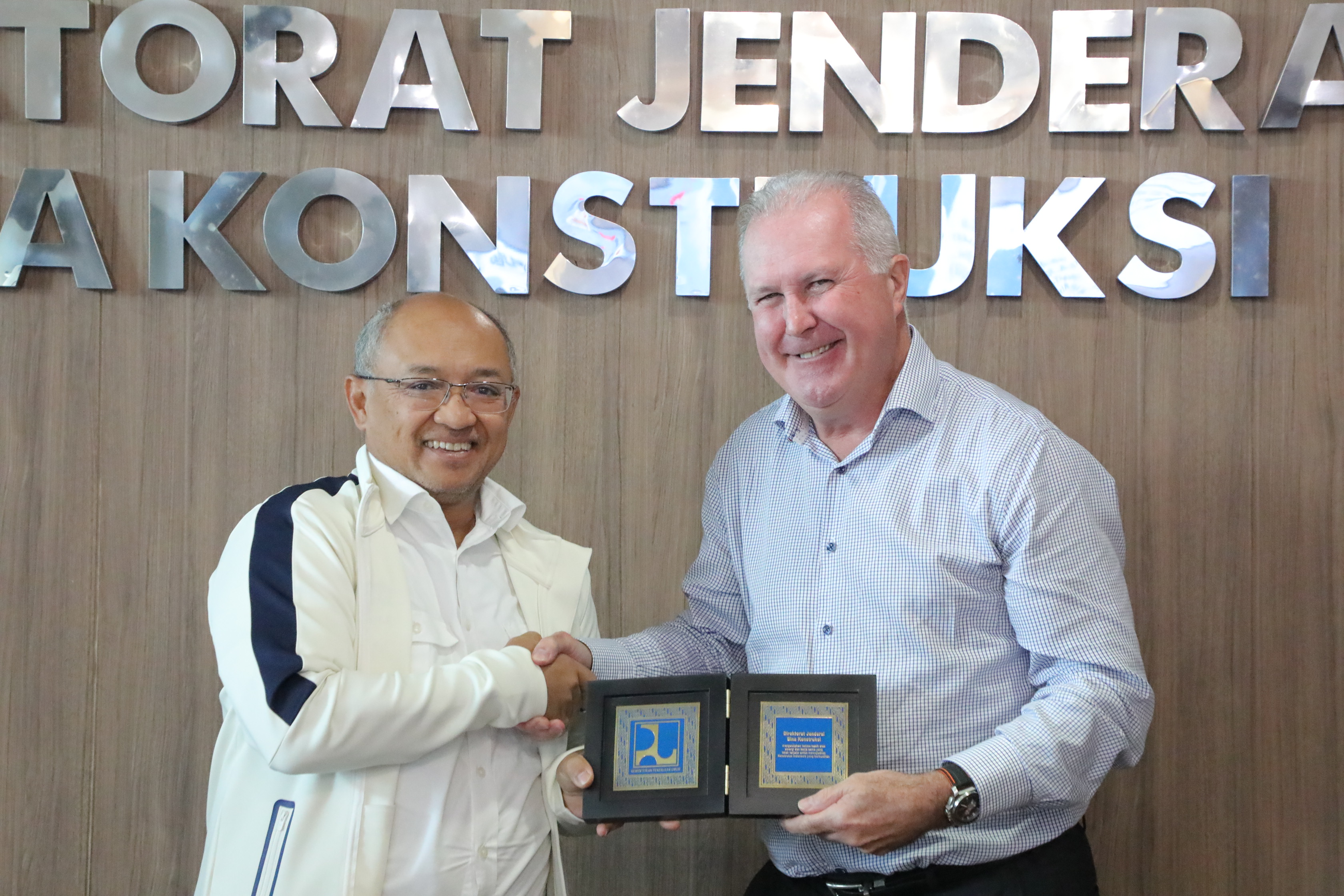 >Ditjen Bina Konstruksi dan IZZASI–ASI Soroti Dominasi Impor Baja Lapis di Pasar Nasional